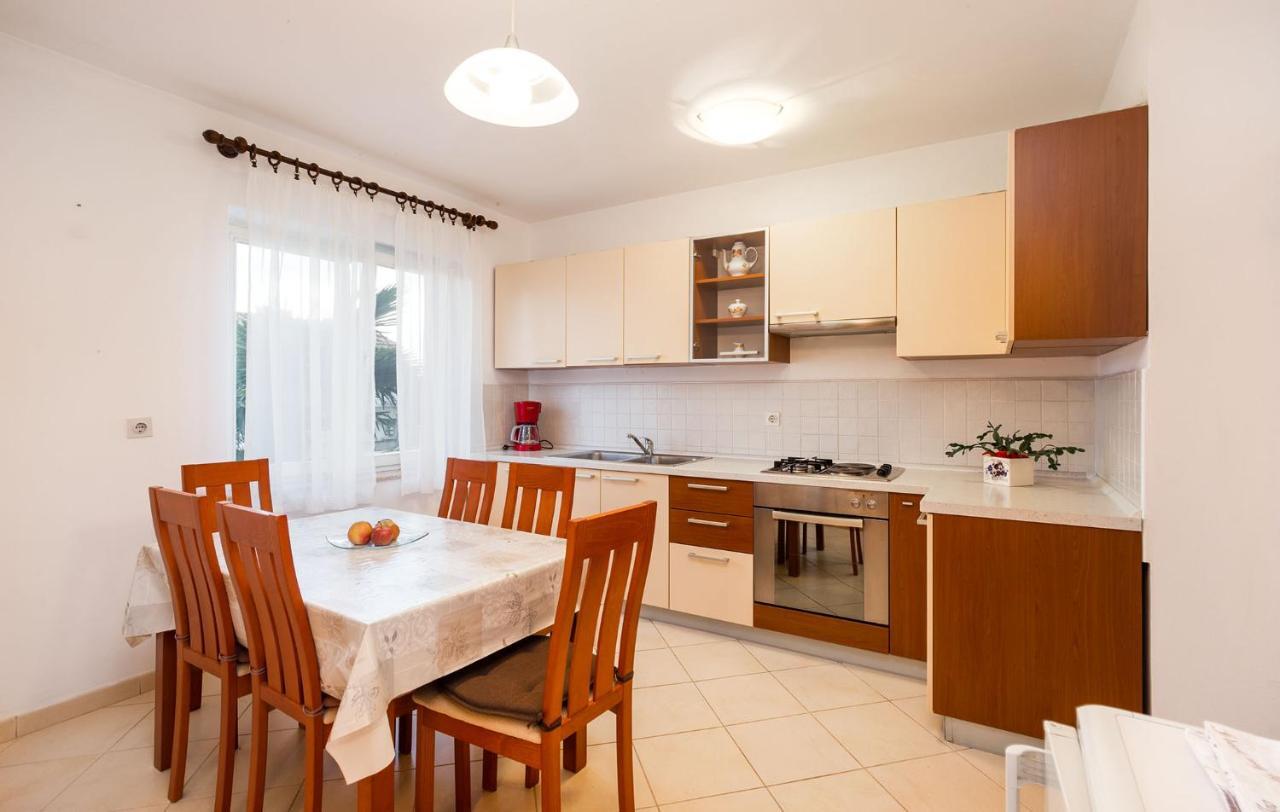 Mila Apartment Porec Exterior photo